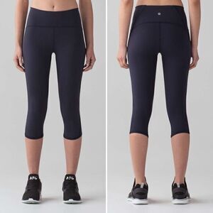 Lululemon Train Times Crop (17") in Midnight Navy Size 8